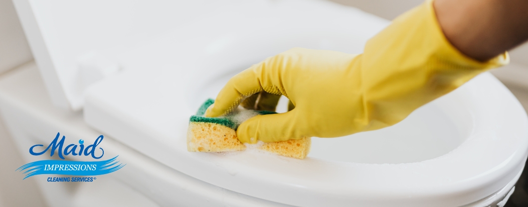 cleaning-toilet-hacks